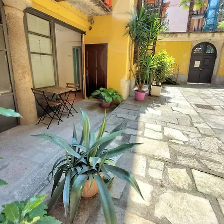 Lago, Colori Ed Energia Tiffany Maggiore アパート *